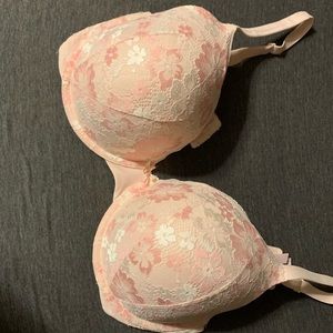 Lightly Worn Victoria’s Secret Bra